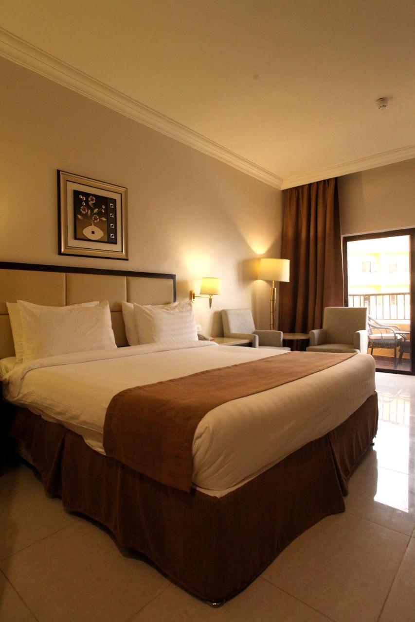 Grand East Hotel - Resort & Spa Dead Sea Sweimeh Quarto foto